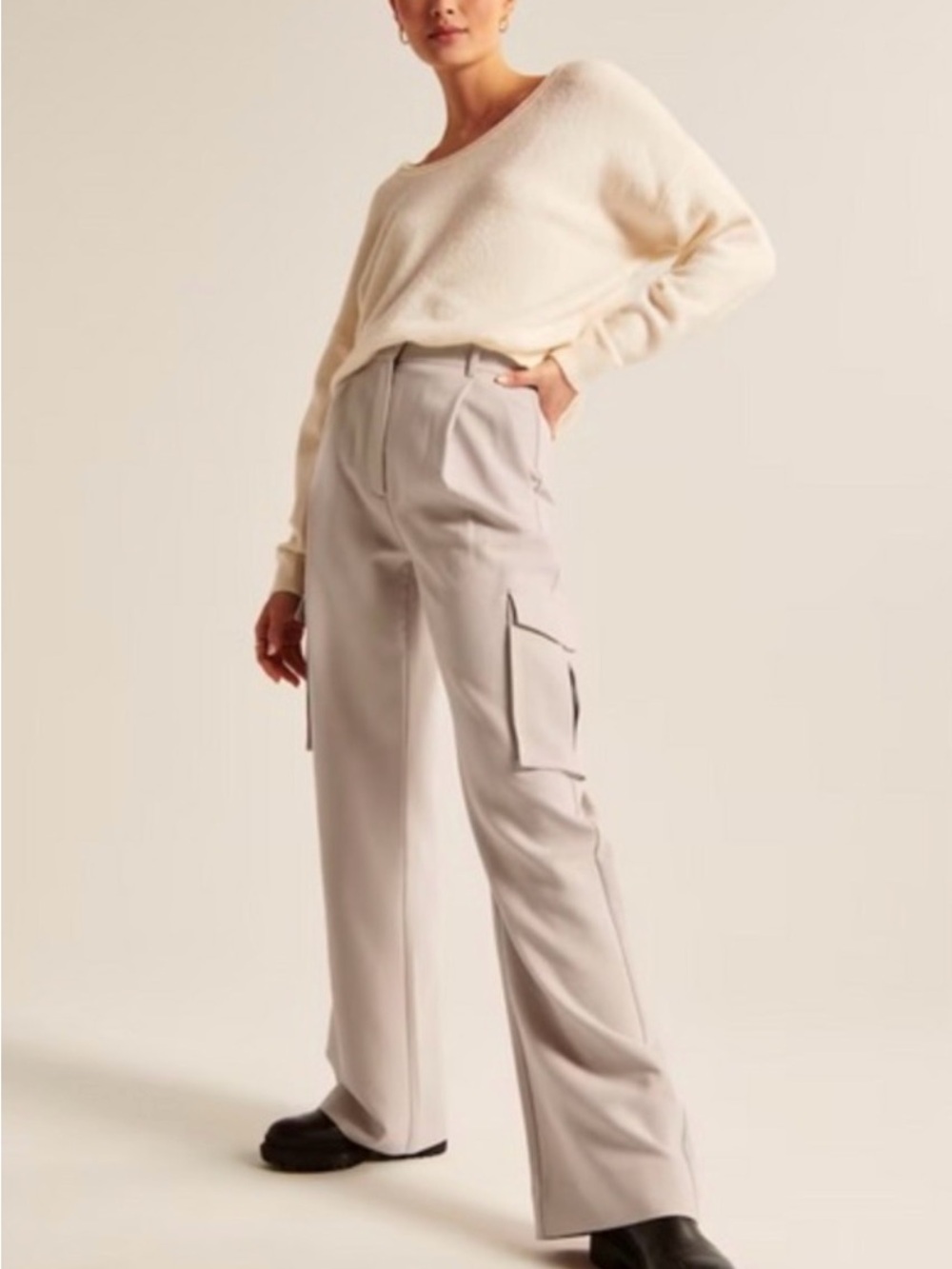A&F Light Beige Tailored Cargo Pant Size 4/27
